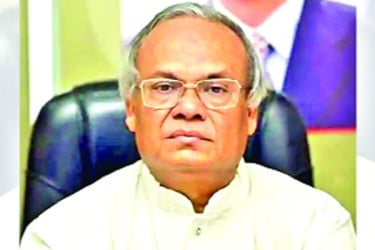 শিল্পী-সাহিত্যিকদের একাংশ অনুভূতি বিসর্জন দিয়েছেন