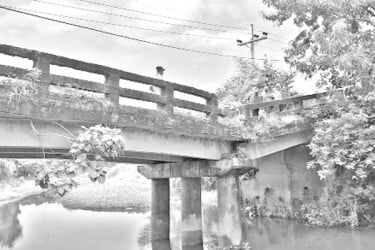 সেতু দেবে বন্ধ যান চলাচল