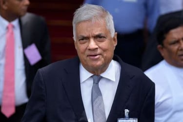 শ্রীলঙ্কার সাবেক প্রেসিডেন্ট রনিল বিক্রমাসিংহে গ্রেফতার