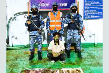 মোংলায় হরিণের মাংসসহ শিকারি আটক