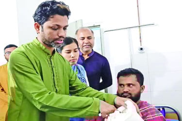 অঙ্গ প্রতিস্থাপনে সাড়া জাগিয়েছেন ডা. মামুন