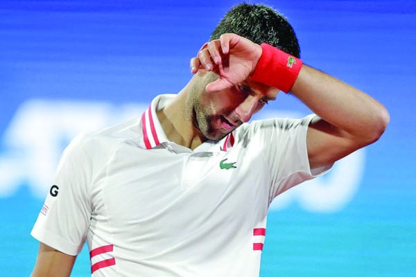 ছাত্রদের পক্ষ নিয়ে সরকারের রোষানলে
