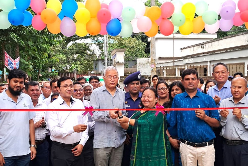 খাগড়াছড়ি সরকারি উচ্চ বিদ্যালয়ের প্রধান ফটক উদ্বোধন করলেন সুপ্রদীপ চাকমা