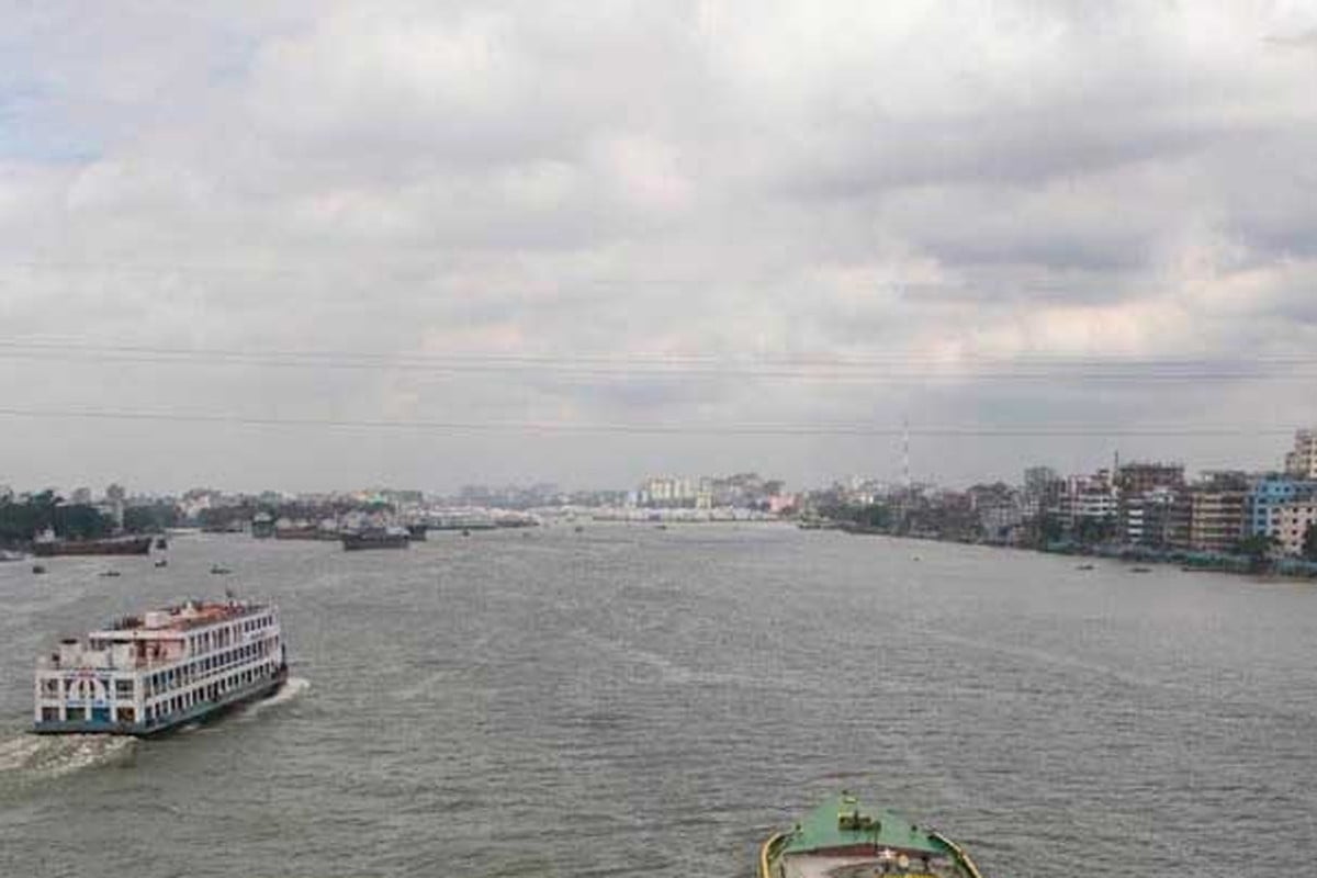 বুড়িগঙ্গায় উদ্ধার চার লাশের পরিচয় এখনো মেলেনি, দাবিদার কেউ আসেনি