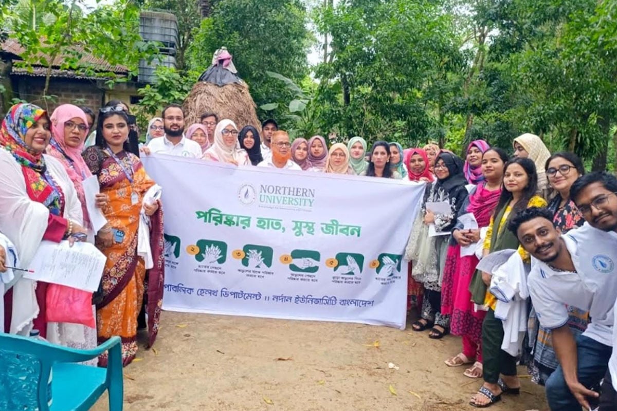 ‘পরিষ্কার হাত, সুস্থ জীবন’ বার্তা নিয়ে চা বাগানে শিক্ষার্থীরা