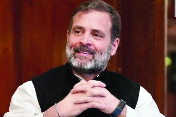 বাইক চালিয়ে ভোটের প্রচারে রাহুল