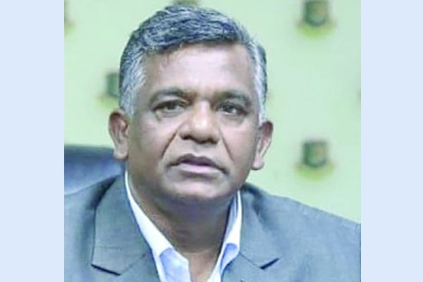 স্টেডিয়ামের করুণ অবস্থায় কান্না আসে