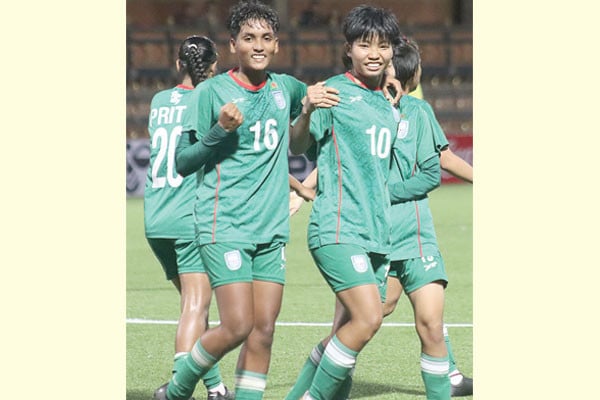 নেপালকে হারিয়ে টিকে রইলেন অর্পিতারা