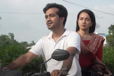 ৫ বছর পর 'ধূসর প্রজাপতি' নিয়ে ফিরলেন তৌকীর