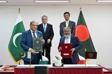 বাংলাদেশ-পাকিস্তানের মধ্যে ছয়টি চুক্তি ও সমঝোতা সই