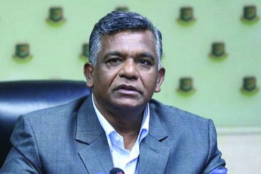 ‘স্টেডিয়ামের করুণ অবস্থা দেখে আমার কান্না চলে আসছে’