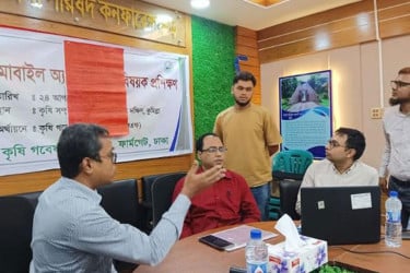 ‘কৃষক হয়ে উঠবেন নিজের জমির ডাক্তার’