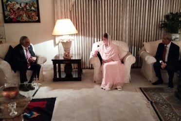 খালেদা জিয়ার স্বাস্থ্যের খোঁজ নিতে ফিরোজায় পাকিস্তানের উপ-প্রধানমন্ত্রী