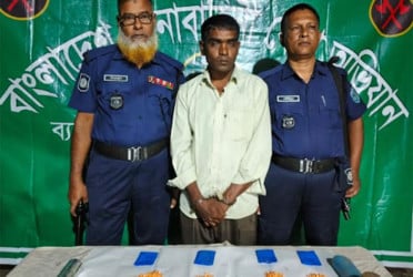 গাইবান্ধায় মাদক করাবারি গ্রেফতার