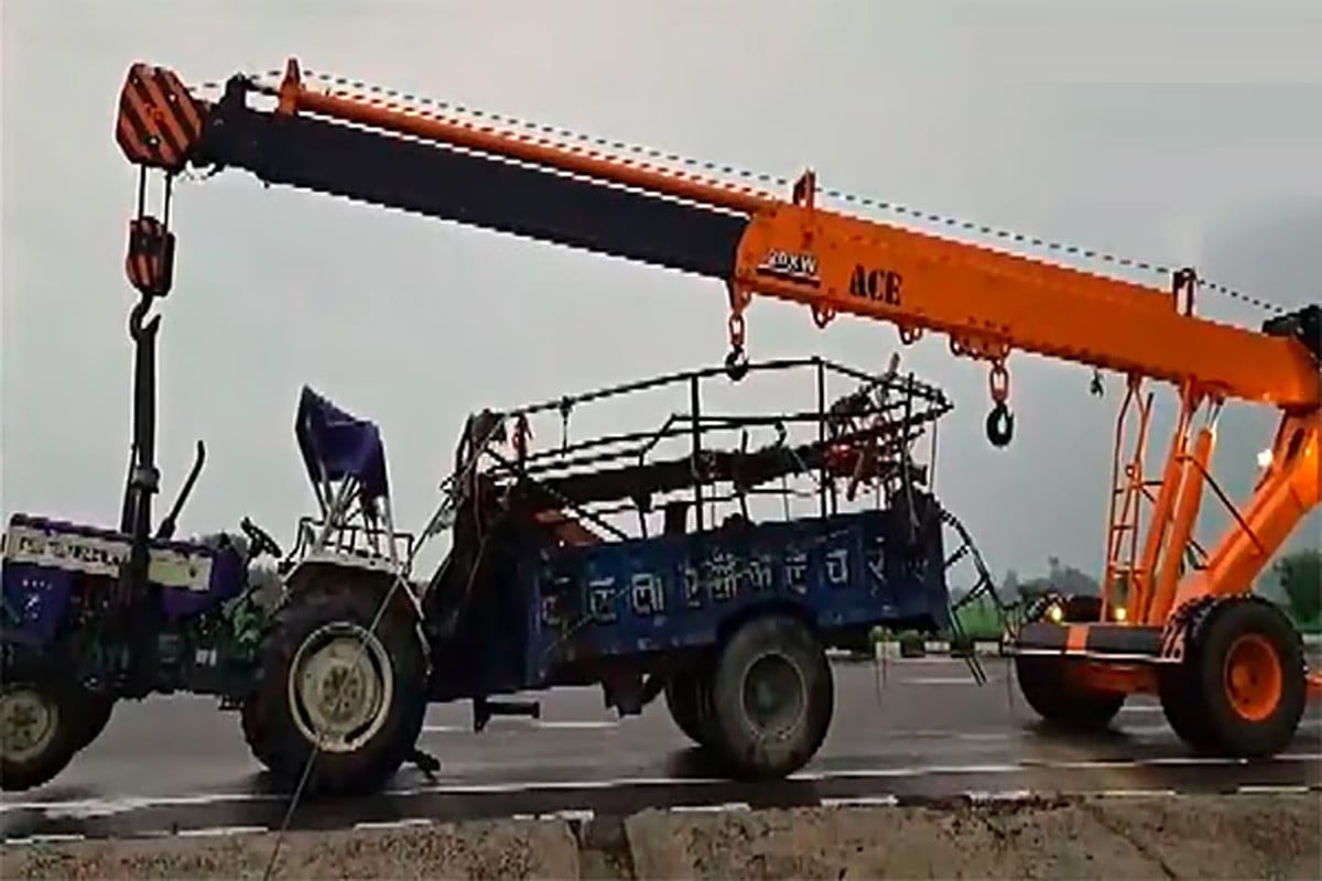 উত্তরপ্রদেশে ট্রাক্টরে কন্টেনারের ধাক্কায় নিহত ৮, আহত ৪৫