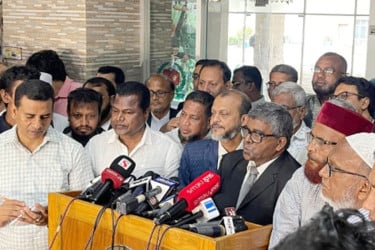 বাগেরহাটের চার আসন বহাল রাখার দাবি