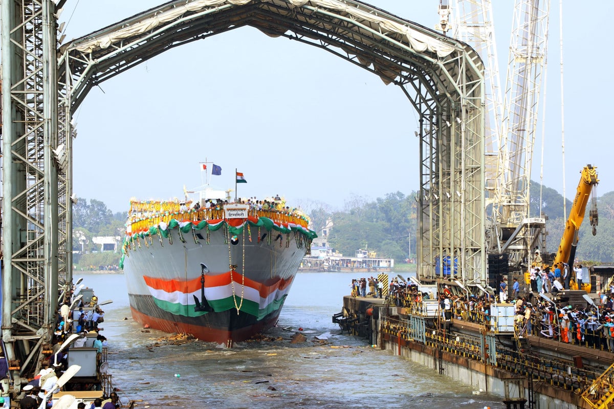 ভারতীয় নৌবাহিনীতে নতুন দুই যুদ্ধজাহাজ