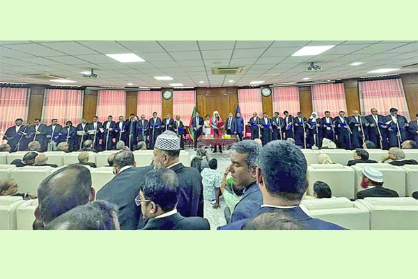 হাই কোর্টের নতুন ২৫ অতিরিক্ত বিচারপতি শপথ নিলেন