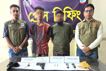 যশোরে বিদেশি পিস্তল, ম্যাগজিন ও গুলিসহ আটক ২