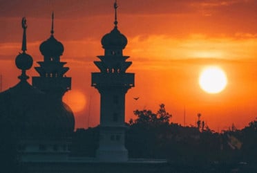 বাবা-মায়ের চেয়ে আপন কেউ নেই