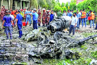 থামছেই না স্বজনদের কান্না, চাইলেন বিচার