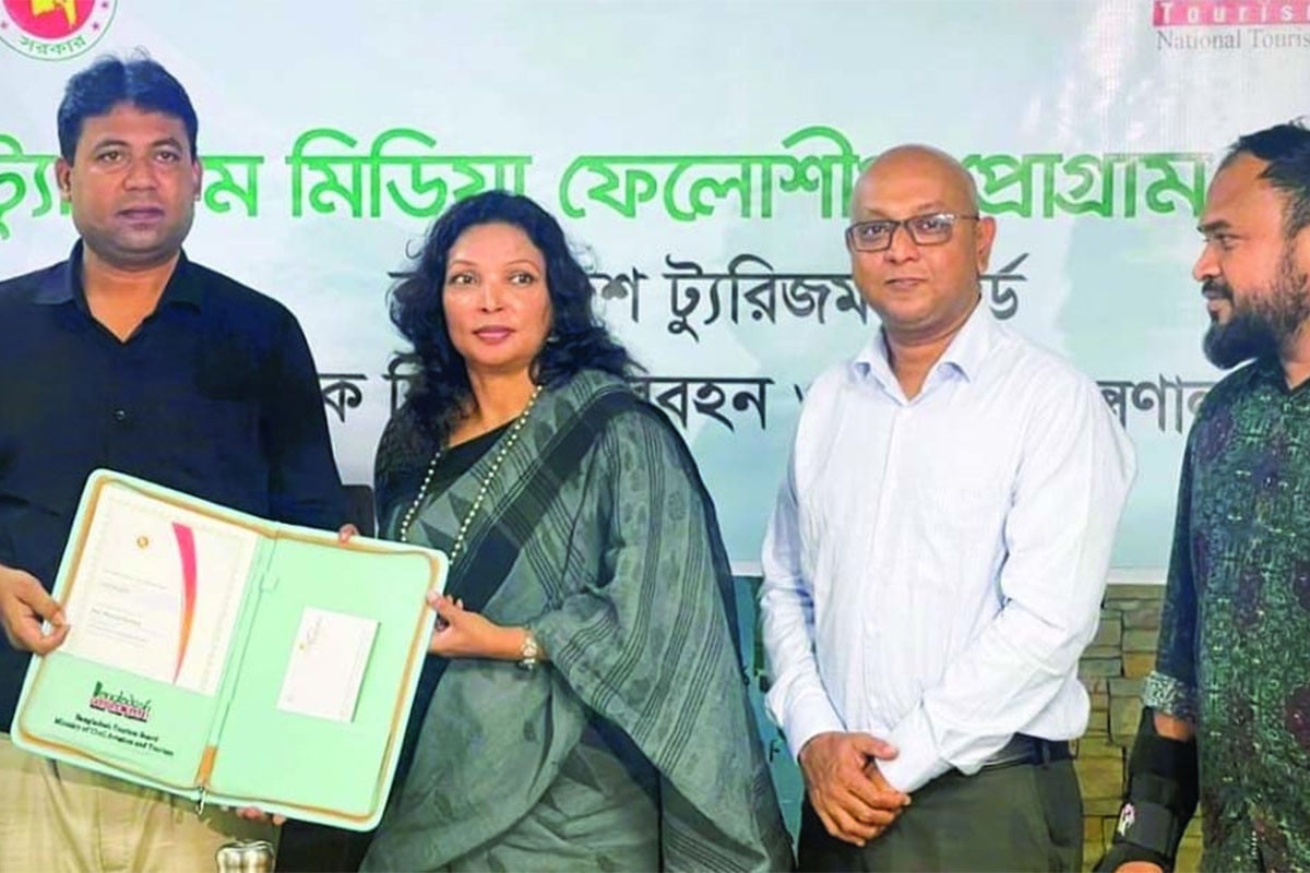 ‘ট্যুরিজম মিডিয়া ফেলোশিপ’ পেলেন কালের কণ্ঠের মাসুদ রুমী
