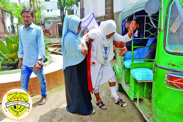 সড়কে মূর্তিমাণ আতঙ্ক