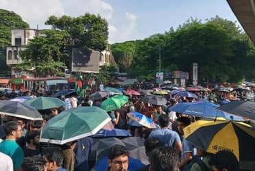 বুধবার ফের অবরোধের ঘোষণা প্রকৌশল শিক্ষার্থীদের