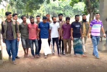 টাঙ্গাইলে আন্তঃজেলা ডাকাত দলের ৭ সদস্য গ্রেপ্তার, লুটের মালামাল উদ্ধার
