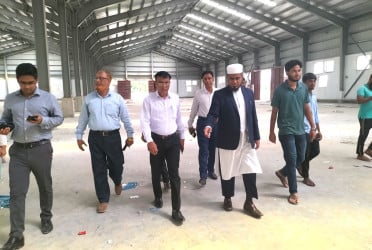 গোপালগঞ্জে সারের বাফার স্টক গোডাউন পরিদর্শন করলেন জেলা প্রশাসক