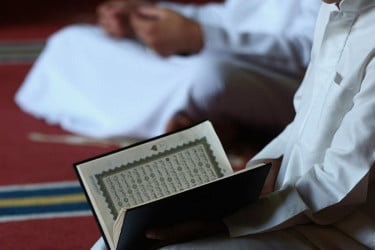 কতটুকু ধর্মীয় জ্ঞান অর্জন করা ফরজ