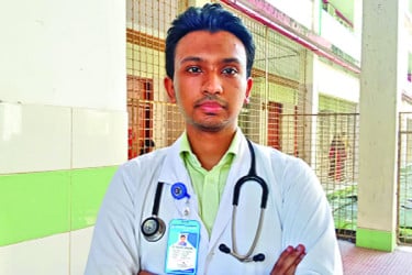 রোগীদের জন্য ১৭ কোটি টাকার ওষুধ এনে দিলেন শীর্ষ শ্রেয়ান