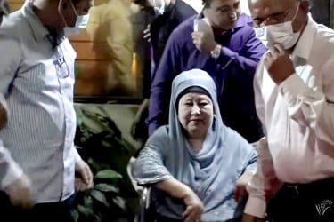 স্বাস্থ্য পরীক্ষা শেষে বাসায় ফিরলেন খালেদা জিয়া