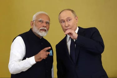 রাশিয়া থেকে তেল আমদানি আরও বাড়াচ্ছে ভারত