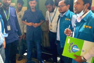 বেনাপোল-ঢাকা রুটে রেলসেবায়  অনিয়মের অভিযোগ, যাত্রীদের ভোগান্তি