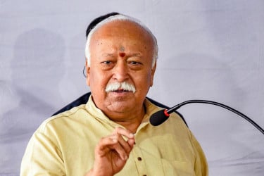 ভারতীয় পরিবারগুলোকে তিন সন্তান নেওয়ার আহ্বান জানালেন আরএসএস প্রধান!