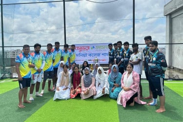 দনিয়া কলেজে বসুন্ধরা শুভসংঘের সন্ত্রাস-মাদকবিরোধী ফুটবল ম্যাচ