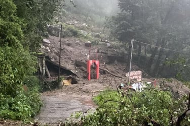ভারতে আবারও মেঘভাঙা বৃষ্টির হানা