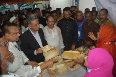 সবাই ফেব্রুয়ারিতে নির্বাচনের অপেক্ষায় রয়েছেন: আমির খসরু