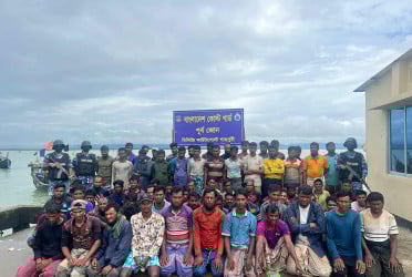 মিয়ানমার জলসীমা থেকে ১২২ জেলে আটক
