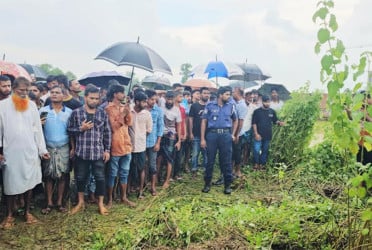 শ্রীপুরে নারীর গলা কাটা লাশ উদ্ধার