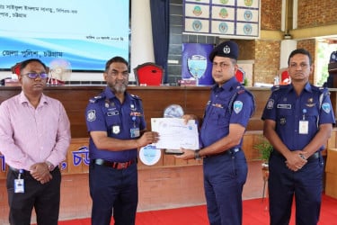 ভালো কাজে স্বীকৃতি পেলেন ফটিকছড়ি থানার ওসি নূর আহমদ