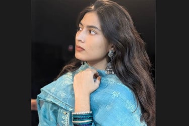 রাকসু ইতিহাসে প্রথম নারী ভিপি প্রার্থী তাসিন খান