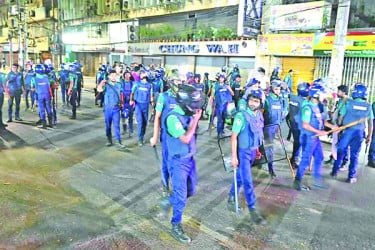 জাতীয় পার্টি-গণঅধিকার পরিষদ সংঘর্ষে রণক্ষেত্র