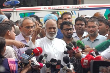 নুরের ওপর হামলার পুনরাবৃত্তি চান না মঈন খান