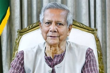 নির্বাচন নিয়ে বিএনপি-জামায়াত-এনসিপির সঙ্গে প্রধান উপদেষ্টার বৈঠক রবিবার