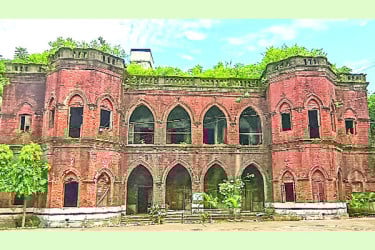 আভিজাত্যের সেই নাচঘর