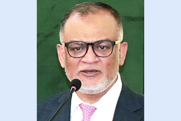 তারা এখন পাটের ব্যাগ বানাবে