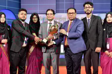 এলডিসি গ্র্যাজুয়েশন বিতর্কে বিজয়ী কুমিল্লা ভিক্টোরিয়া কলেজ