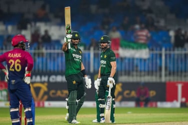 সাইম ও নওয়াজের ব্যাটে পাকিস্তানের টানা দ্বিতীয় জয়